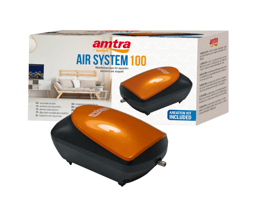 AMTRA AIR SYSTEM ist ein äußerst effizienter und leiser Aquarienlüfter. Es kann verwendet werden, um Filtersysteme zu aktivieren, angenehme Blasen zu schaffen, indem man die Luft und das mitgelieferte Zubehör oder für andere spezifische Zwecke bläst. Leistung und Qualität kombiniert mit einem modernen und eleganten Design des metallisch orangefarbenen Körpers. AMTRA AIR SYSTEM enthält alle für seine Installation nützliches Zubehör: 4 / 6mm Schlauch, Rückschlagventil, Feinluftverstellhahn, Y-Beschlag und poröse Stein. Diese Zubehörteile sind „doppelt“ in den beiden Auslass-Aerator-Modellen (360 und 480) Doppeltes System von Anti-Vibrations-Füßen zur Minimierung des Lärms: innen zwischen Motor und Kunststoffgehäuse und außen in den 4 Punkten, in denen das Gerät ruht. VERFÜGBAR: 96 l / h AMTRA AIR SYSTEM 100 – 1 OUTPUT – 2,0 Watt – ARTIKEL CODE A6076389 360 l / h AMTRA AIR SYSTEM 360 – 2 OUTPUTEN – 2,7 Watt – ARTIKEL CODE A6076390 480 lt / h AMTRA AIR SYSTEM 480 – 2 OUTPUTS – 3,0 Watt – ARTIKEL CODE A6076391 Geeignet für den Einsatz im Süßwasser- und Meerwasseraquarien.